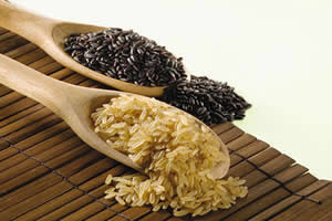 Analise a composição do arroz antes de levá-lo à mesa